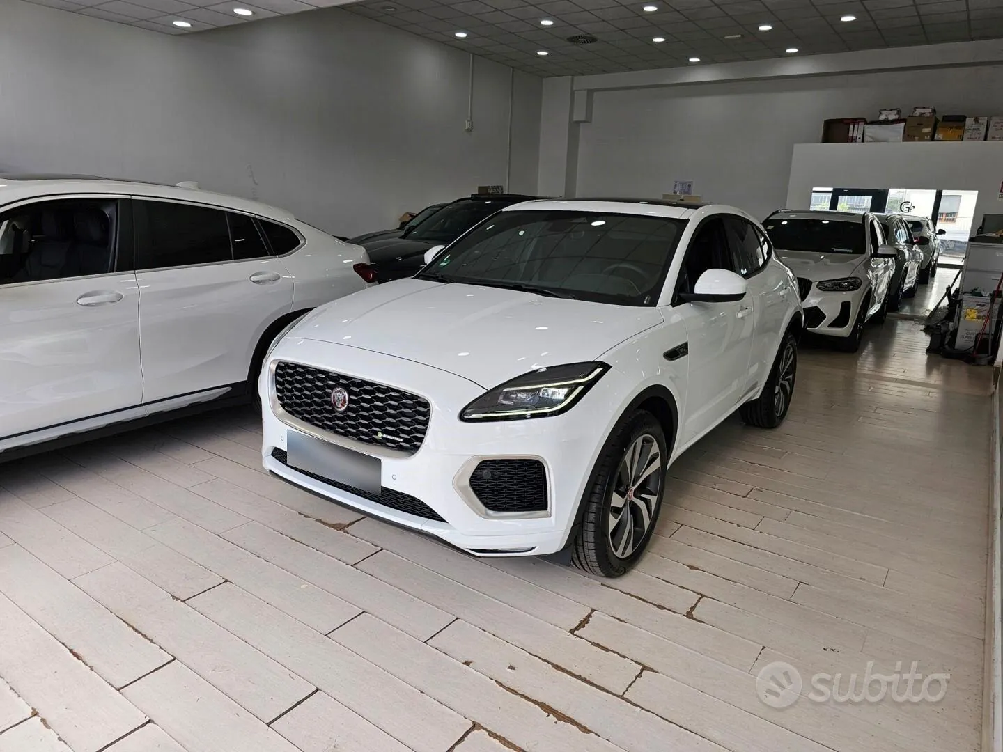 Jaguar E-Pace 2023 photo 4