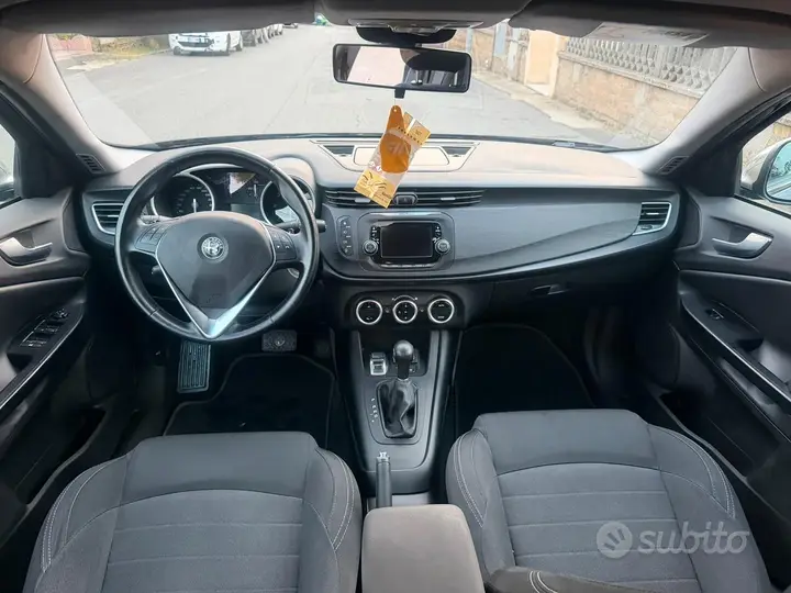 Alfa Romeo Giulietta 2017 photo 5