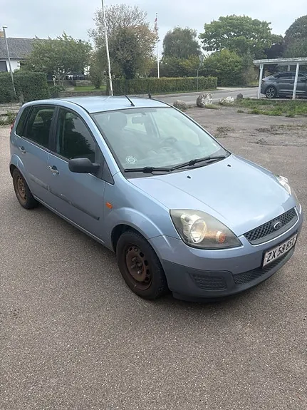 Ford Fiesta 2007 photo 2