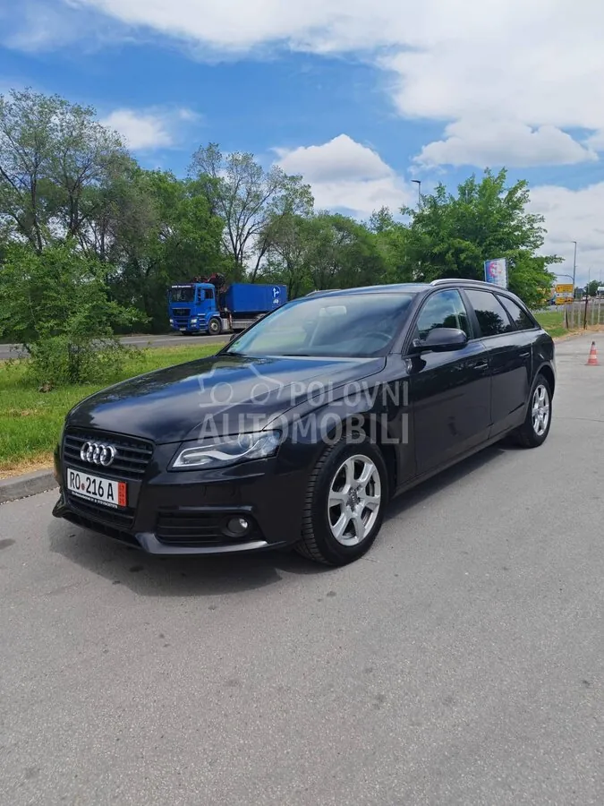 Audi A4 2011 photo 2