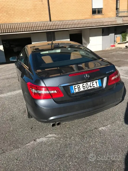 Mercedes-Benz E-Class 2009 photo 4