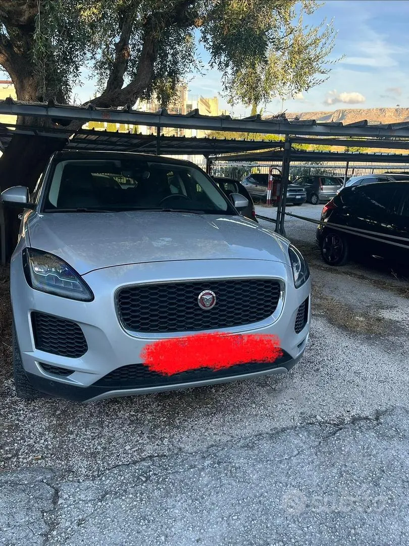 Jaguar E-Pace 2018 photo 5