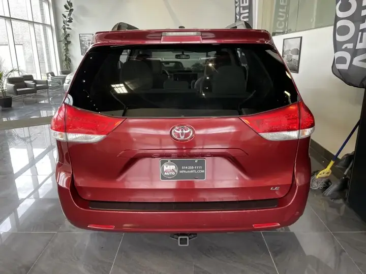 Toyota Sienna 2014 photo 5