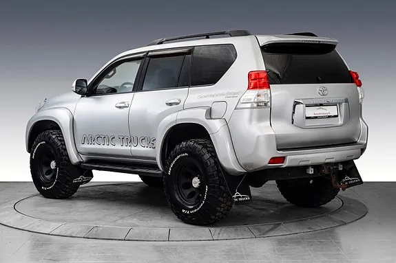 Toyota Land Cruiser 2010 photo 3