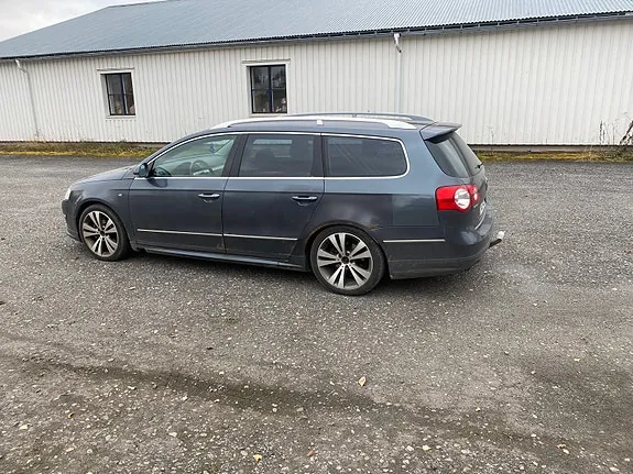 Volkswagen Passat 2010 photo 2