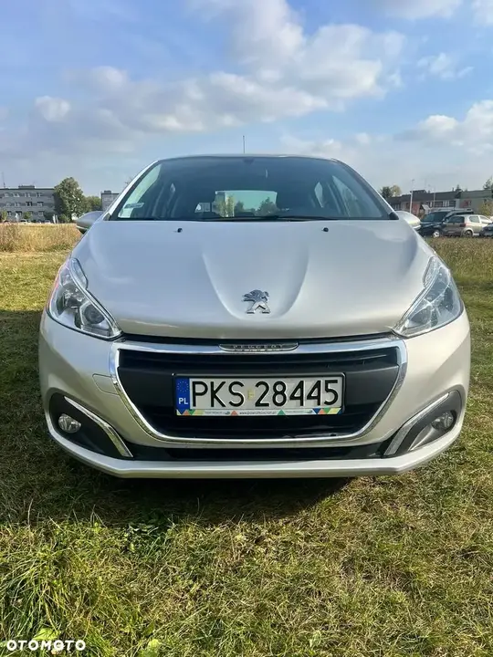 Peugeot 208 2016 photo 2