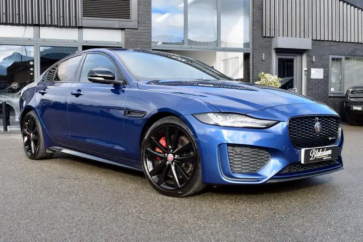 Jaguar Xe 2021 photo 3