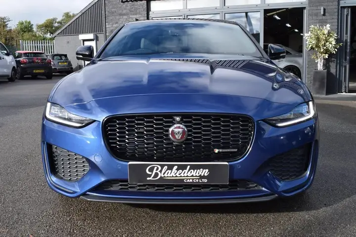 Jaguar Xe 2021 photo 2