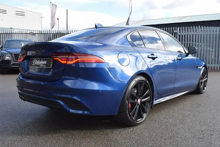 Jaguar Xe 2021 photo 5
