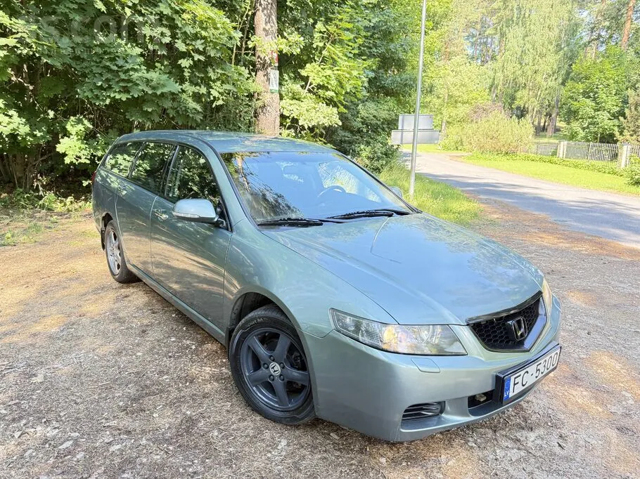 Honda Accord 2004 photo 2