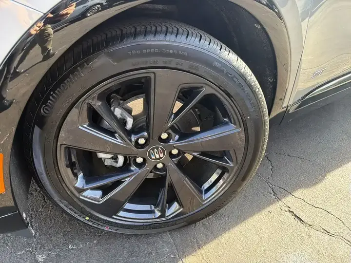 Buick Envision 2025 photo 2