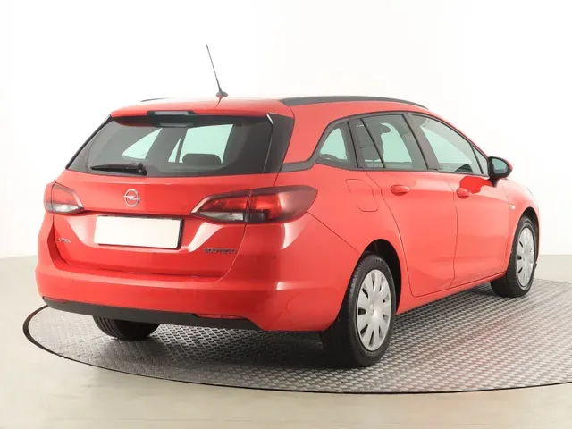Opel Astra Sport Tourer 2018 photo 4