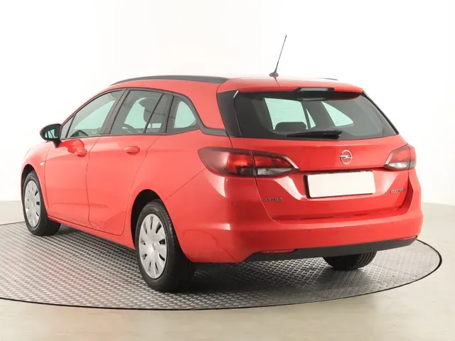 Opel Astra Sport Tourer 2018 photo 3