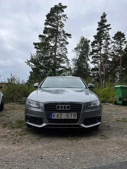 Audi A4 2009 photo 2