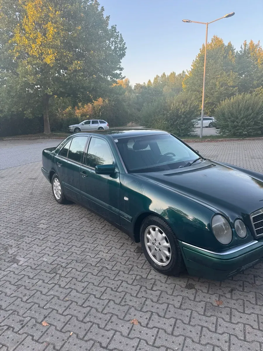 Mercedes-Benz E-Class 1997 photo 2