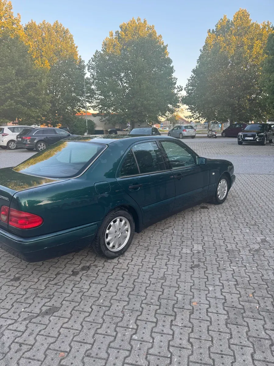 Mercedes-Benz E-Class 1997 photo 3