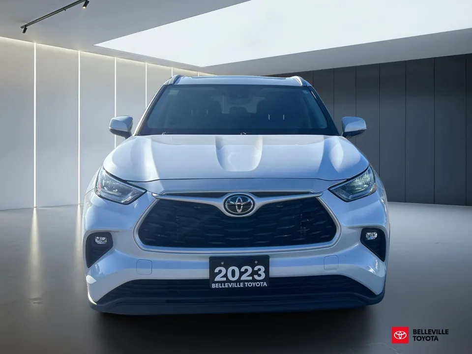 Toyota Highlander 2023 photo 2