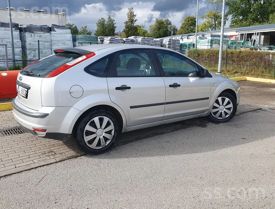Ford Focus 2005 photo 2