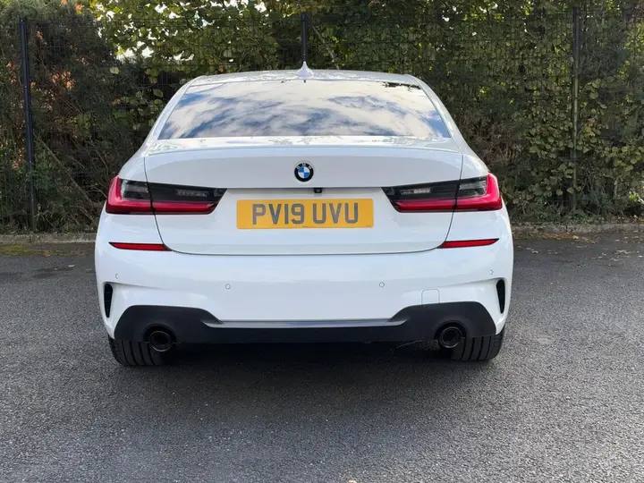 BMW 3 Series 2019 photo 4