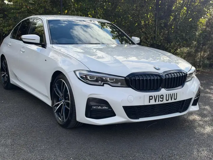 BMW 3 Series 2019 photo 3