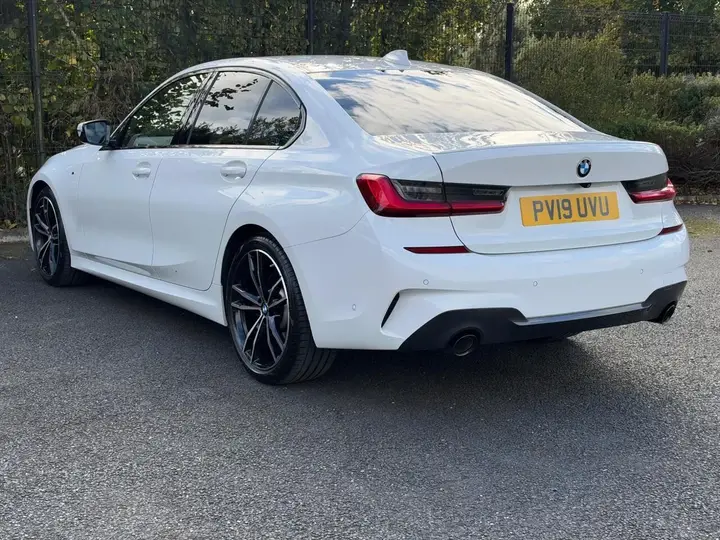 BMW 3 Series 2019 photo 5