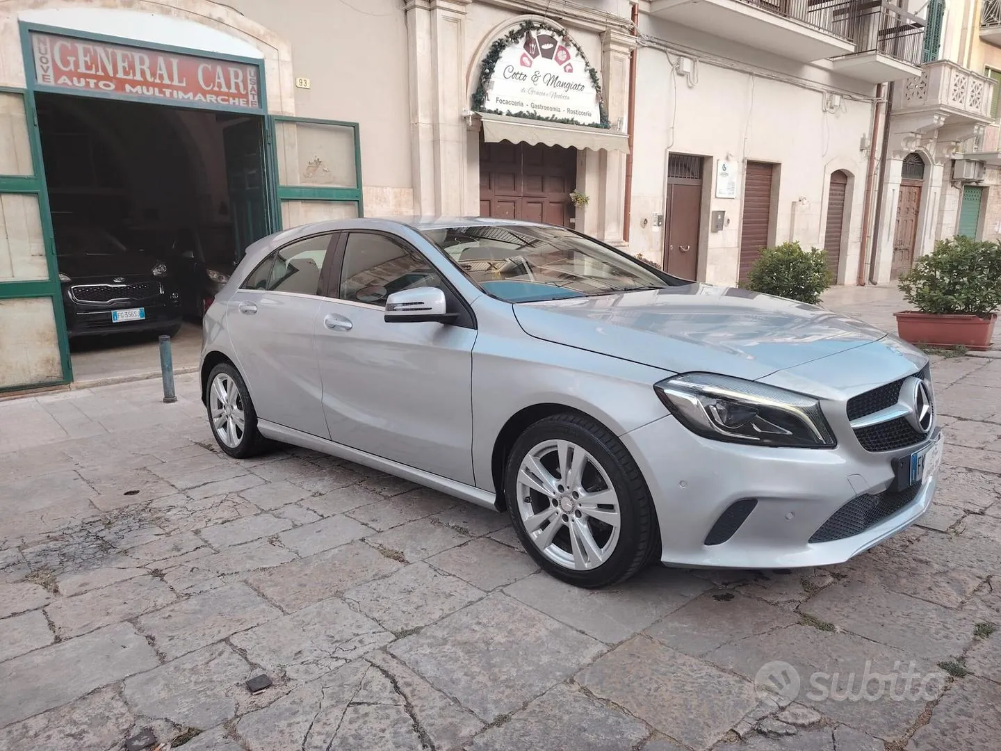 Mercedes-Benz A 180 2016 photo 3