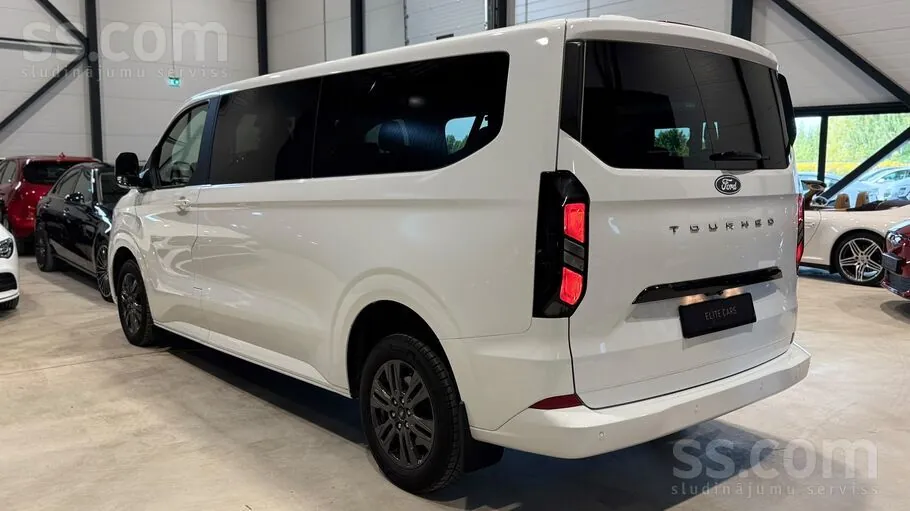 Ford Tourneo Custom 2024 photo 2