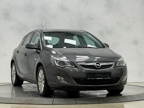 Opel Astra 2012 photo 4