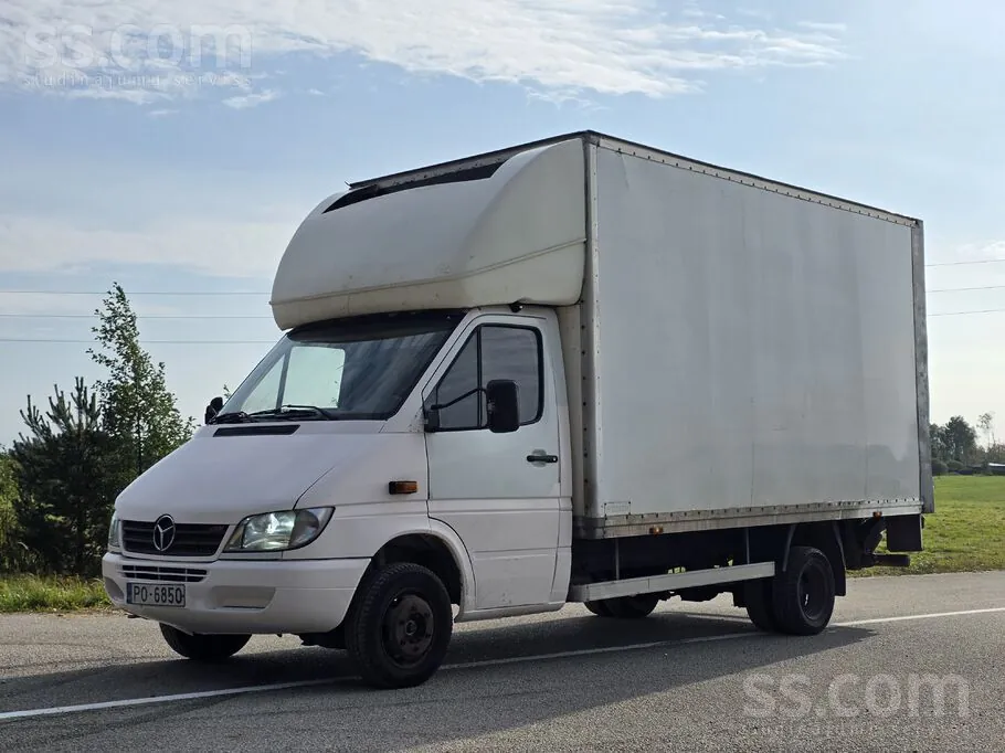 Mercedes-Benz Sprinter 2003 photo 2