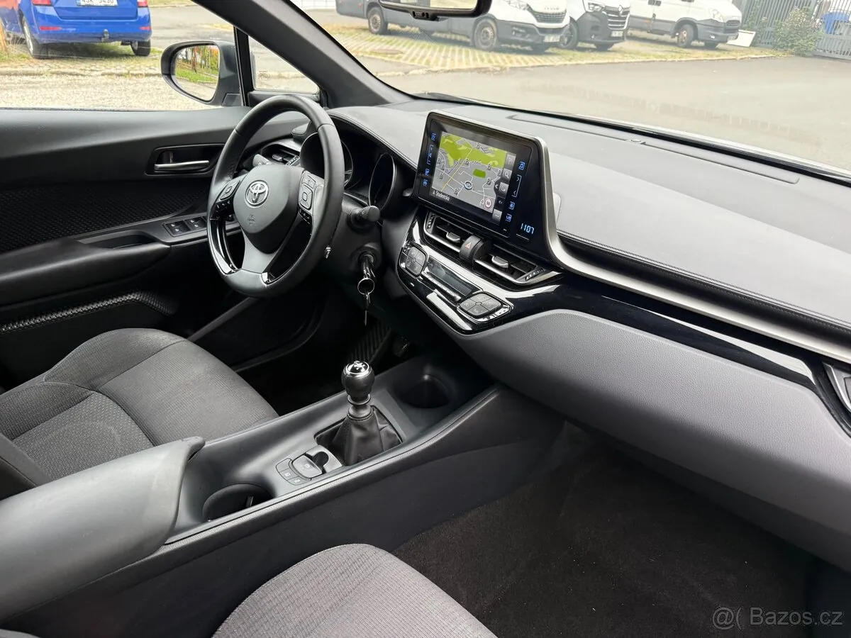 Toyota Chr 2018 photo 3