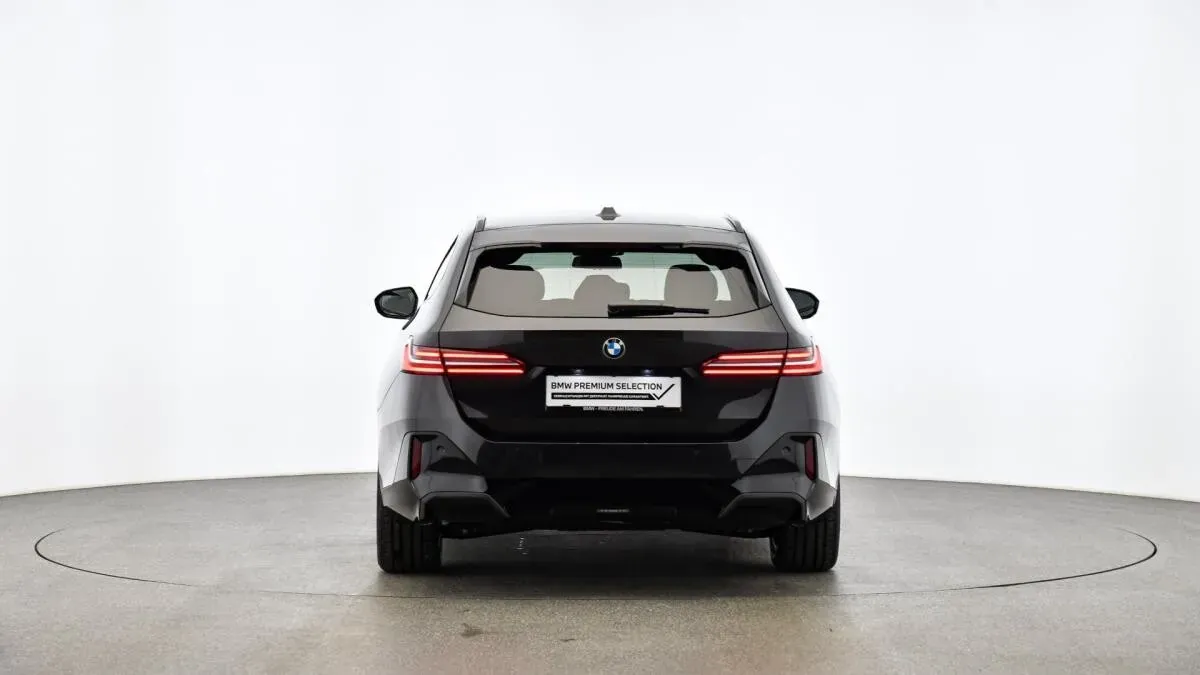 BMW 5 Series 2024 photo 2