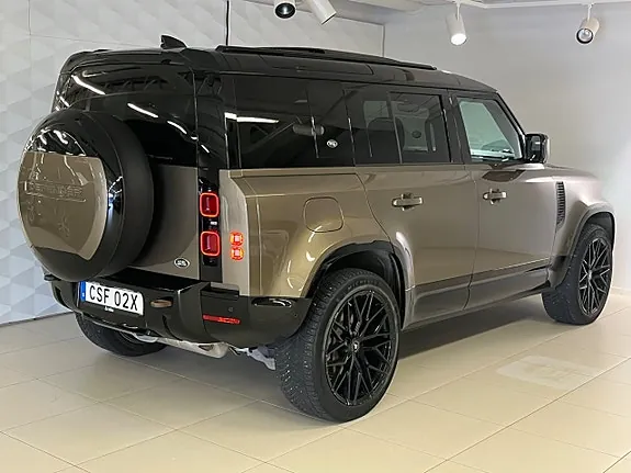 Land Rover Defender 110 2023 photo 5