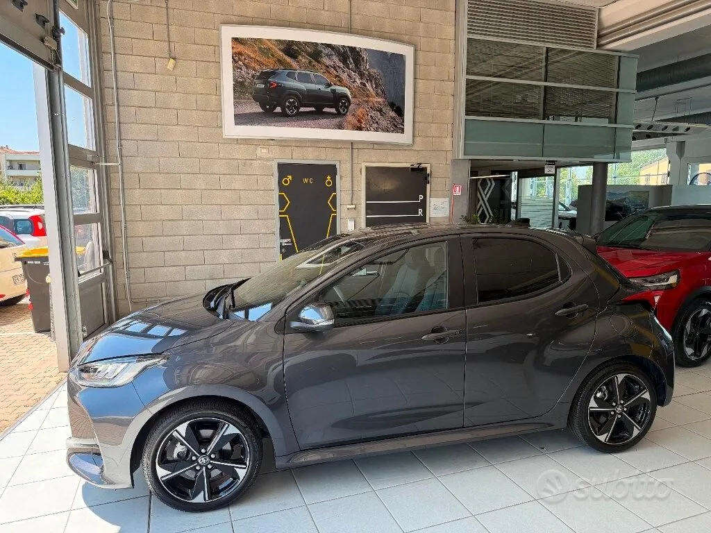 Toyota Yaris 2025 photo 2