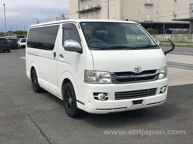 Toyota Regiusace Van
