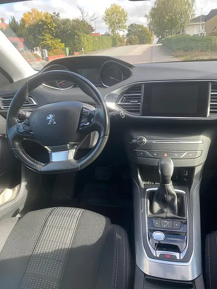 Peugeot 308 2015 photo 2