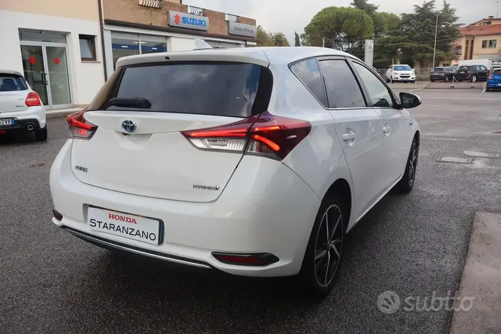 Toyota Auris 2017 photo 5