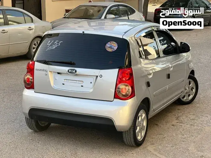 Kia Rio 2010 photo 2