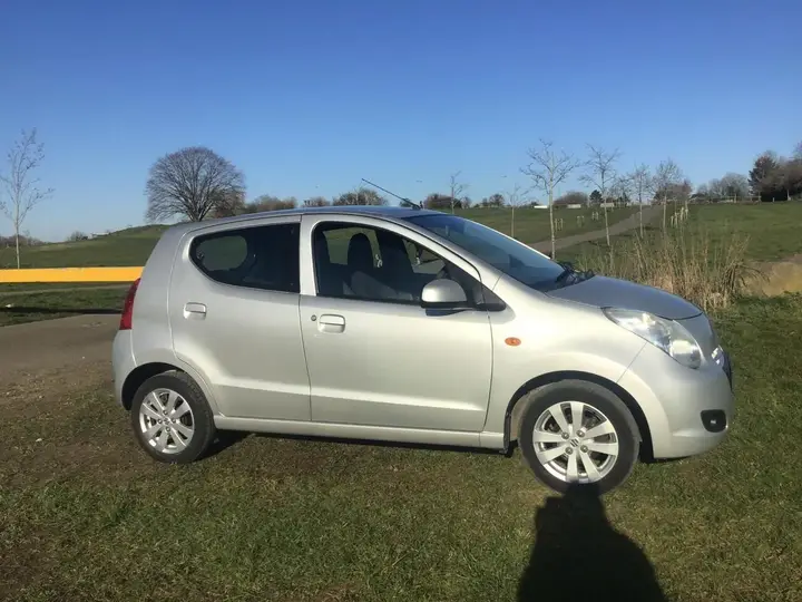 Suzuki Alto 2011 photo 2