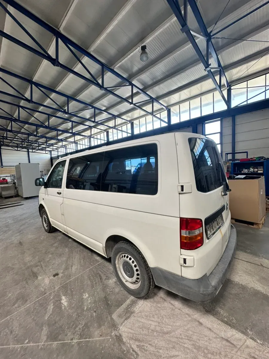 Volkswagen T5 2007 photo 2