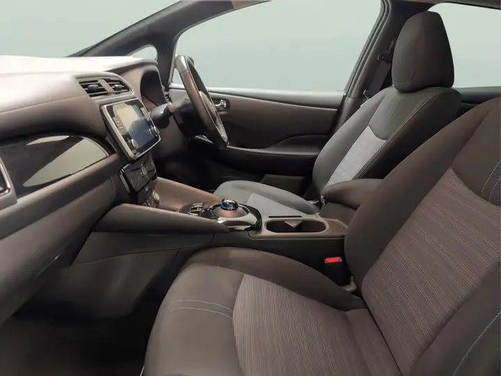 Nissan Leaf 2023 photo 4