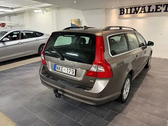 Volvo V70 2010 photo 4