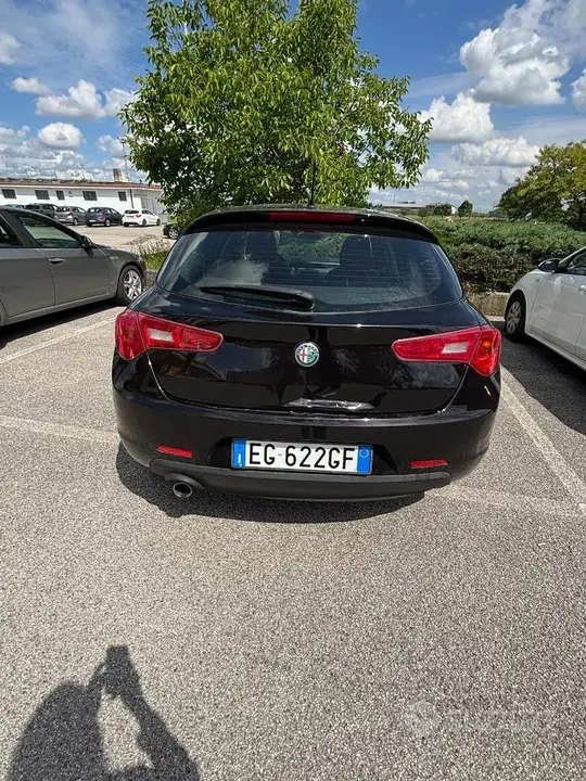 Alfa Romeo Giulietta 2010 photo 4