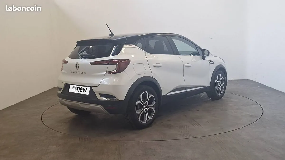 Renault Captur 2022 photo 2