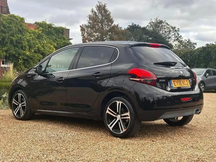 Peugeot 208 2018 photo 4