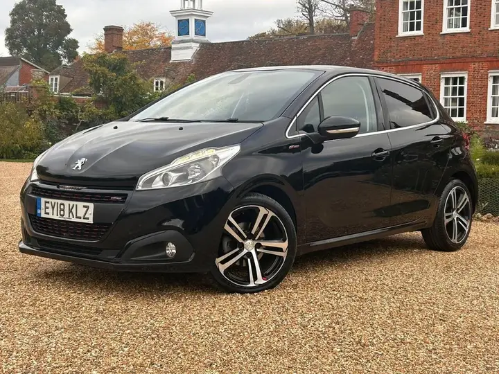 Peugeot 208 2018 photo 3
