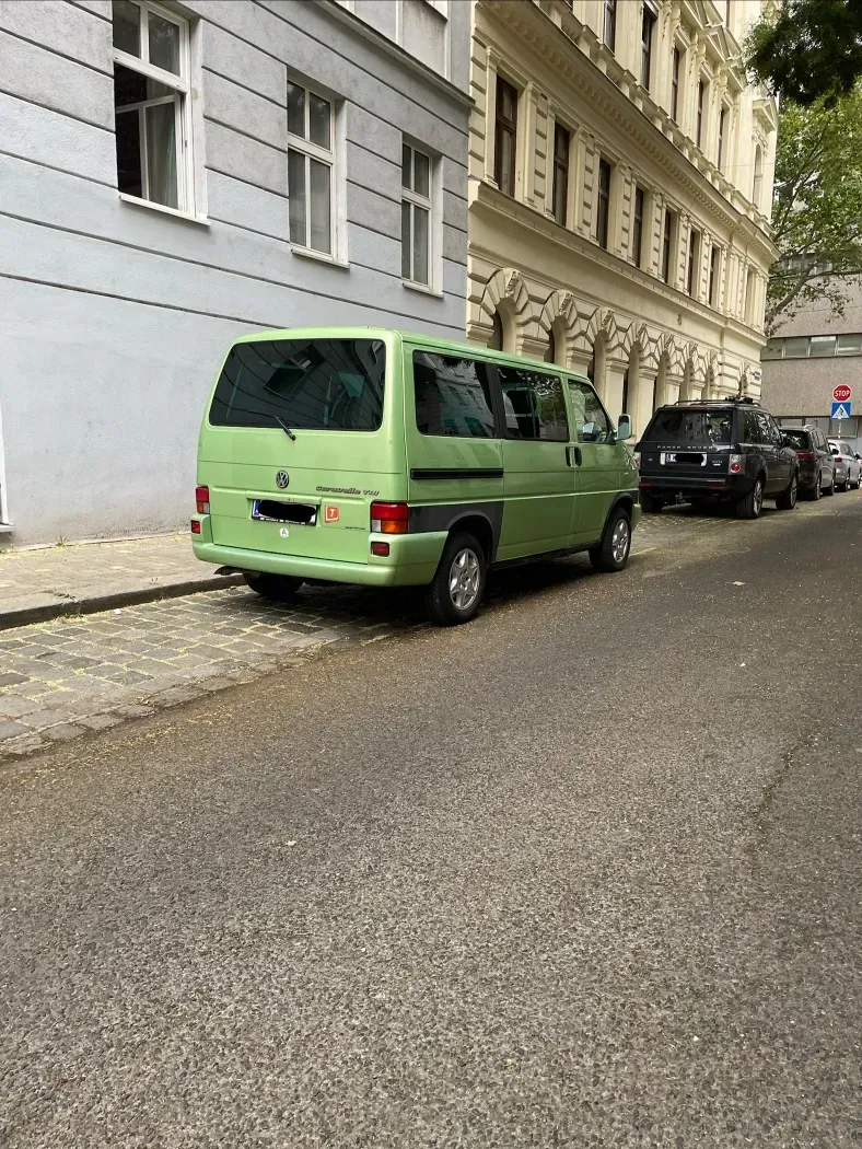 Volkswagen T4 1998 photo 2