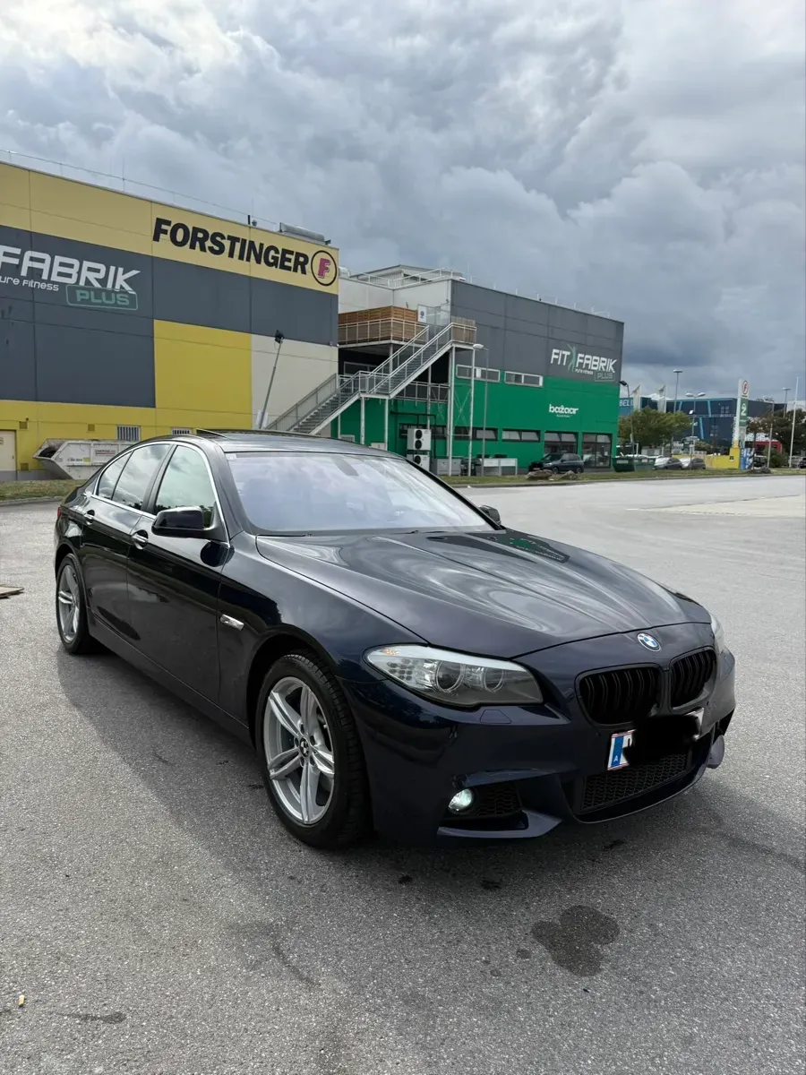 BMW 5 Series 2012 photo 2