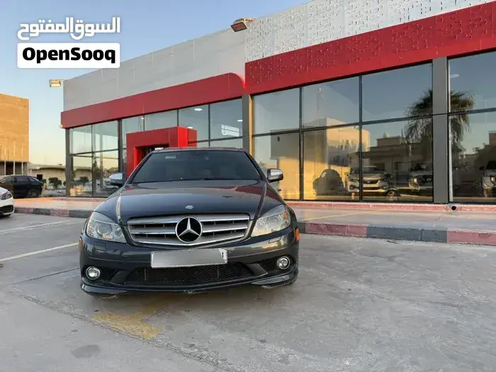Mercedes-Benz C 300 2010 photo 2
