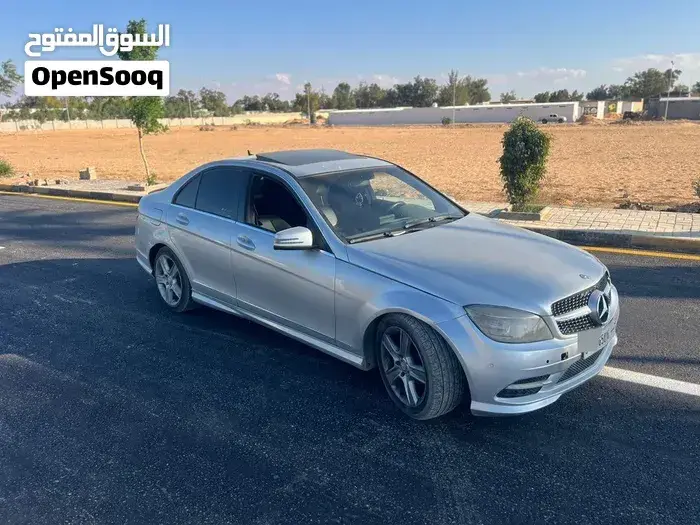 Mercedes-Benz C 300 2010 photo 5