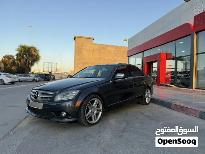 Mercedes-Benz C 300 2010 photo 3
